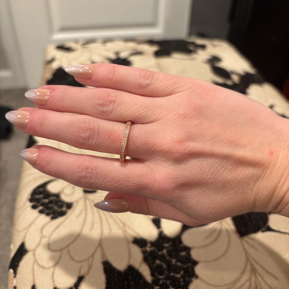 Elegant Rose Gold Ring with Sparkling Accents